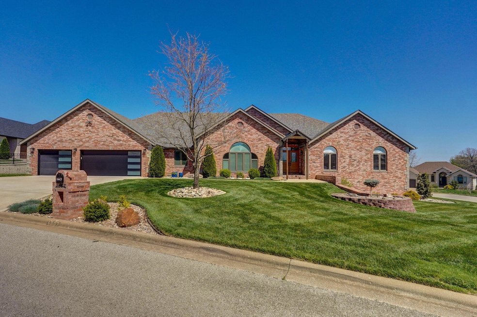 4807 Rolling Hills Dr-1