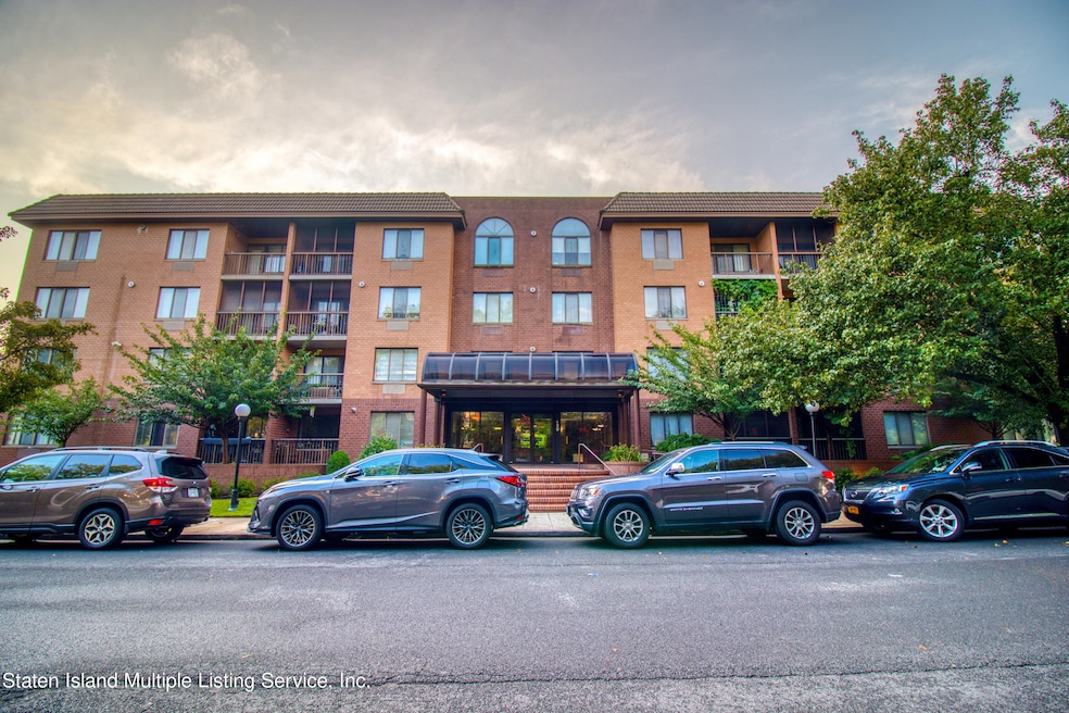Welcome to 120 Wellington Court!