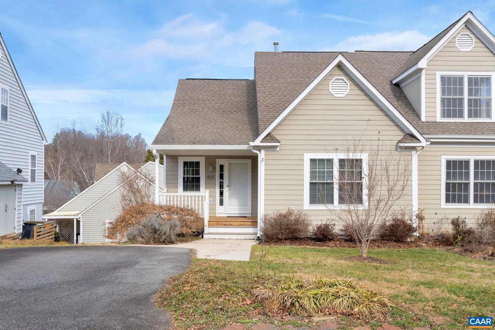 913 Locust Ln, Charlottesville, VA 22901 - photo 1