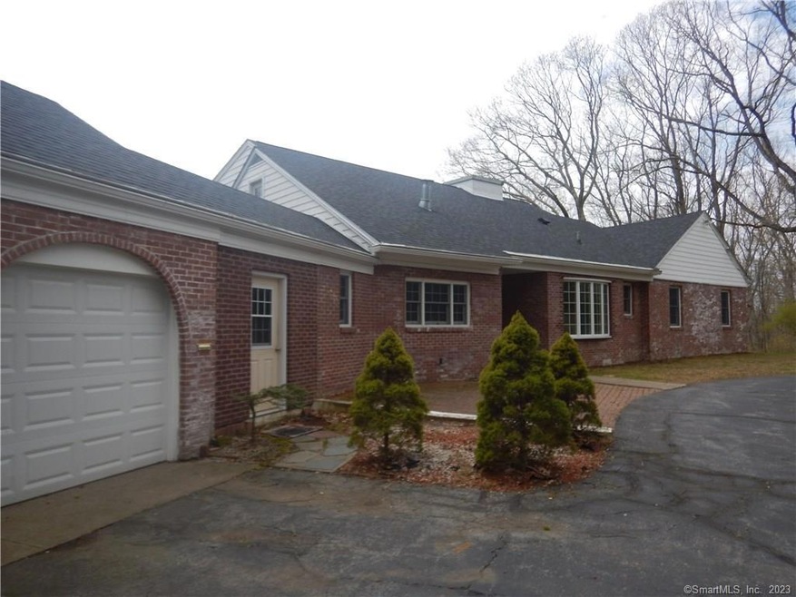 14 Montgomery Ln, Norwich, CT 06360 - photo 1