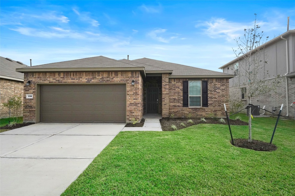 316 Appaloosa Dr, Alvin, TX 77511 - photo 1