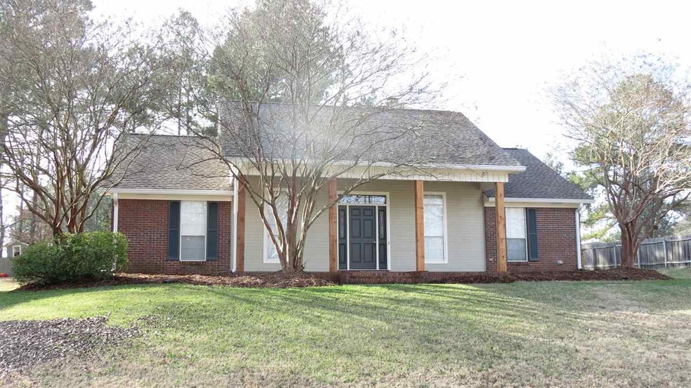 906 Mountain Crest Dr, Byram, MS 39272 - photo 1