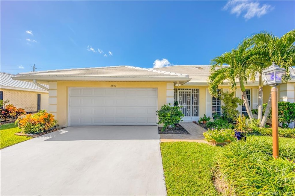 2880 SE Fairway West, Yacht & Country Club of Stua