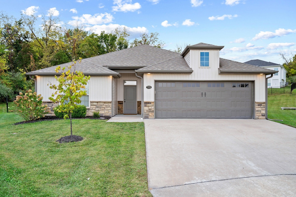 7575 S Sapling Ct, Columbia, MO 65203 - photo 1