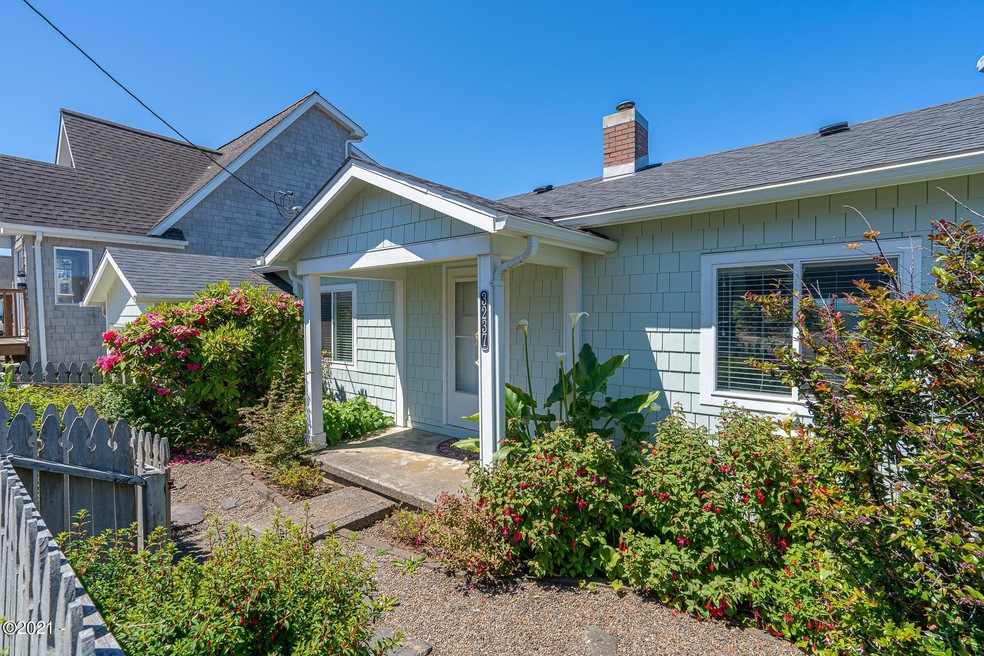 3237 SW Beach Ave, Lincoln City, OR 97367 - photo 1