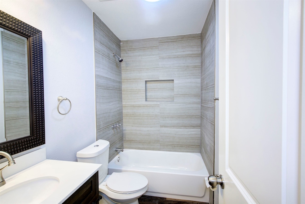 8627 Wileyvale Rd unit B, Houston, TX 77016 - photo 1