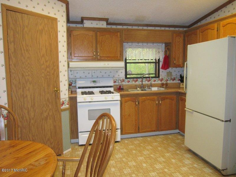 8000 Warren Woods Rd, Three Oaks, MI 49128 - photo 1