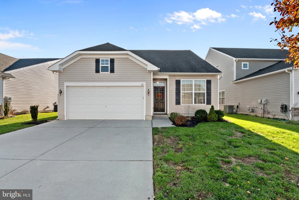 10 Wesley Dr, Swedesboro, NJ 08085 - photo 1