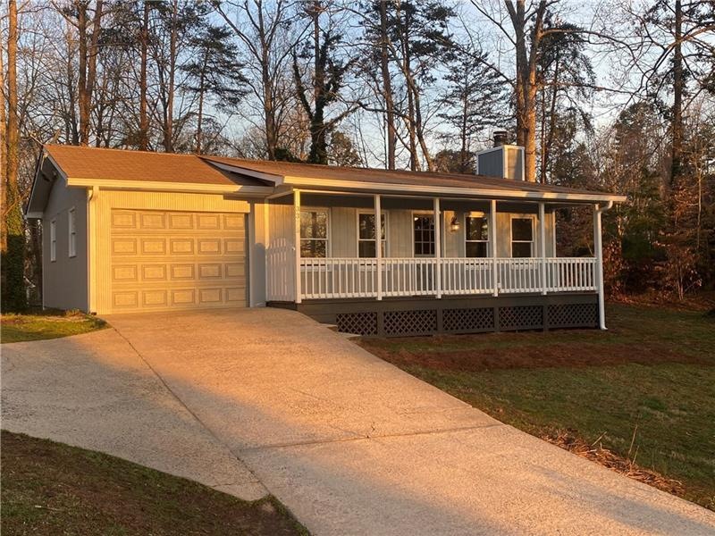 Welcome HOME!  You will love this great front porc