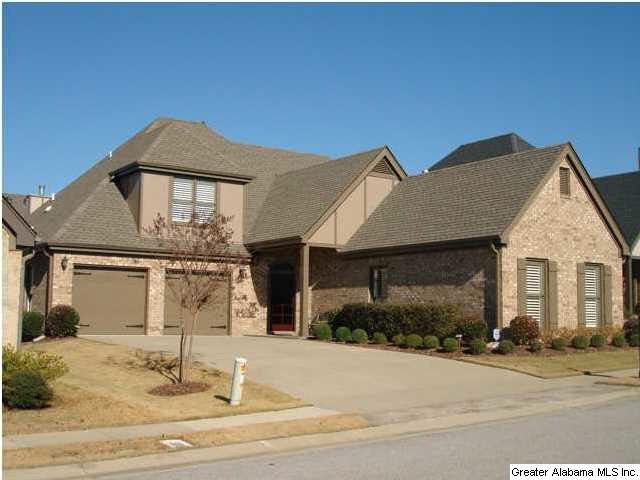 Move-in ready home in lovely neighborhood.