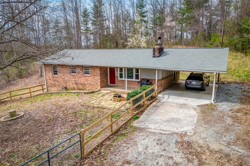 111 Turtle Dove Ln unit 1,2,25,26, Hendersonville, NC 28792 - photo 1