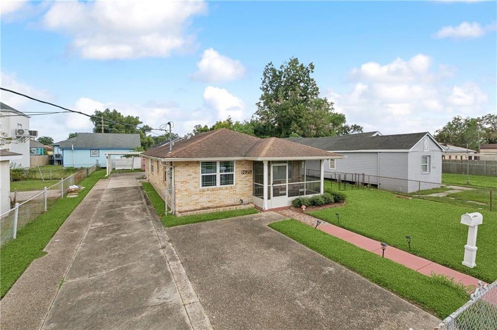 1425 Reynes St, New Orleans, LA 70117 - photo 1