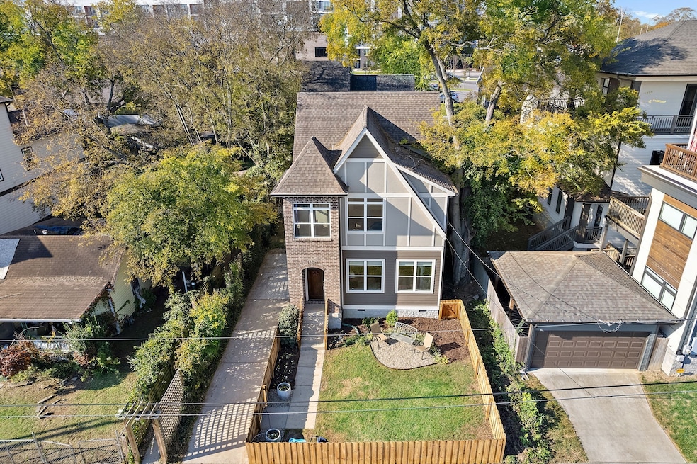 For Sale $829,900 • Co-Listing Agent