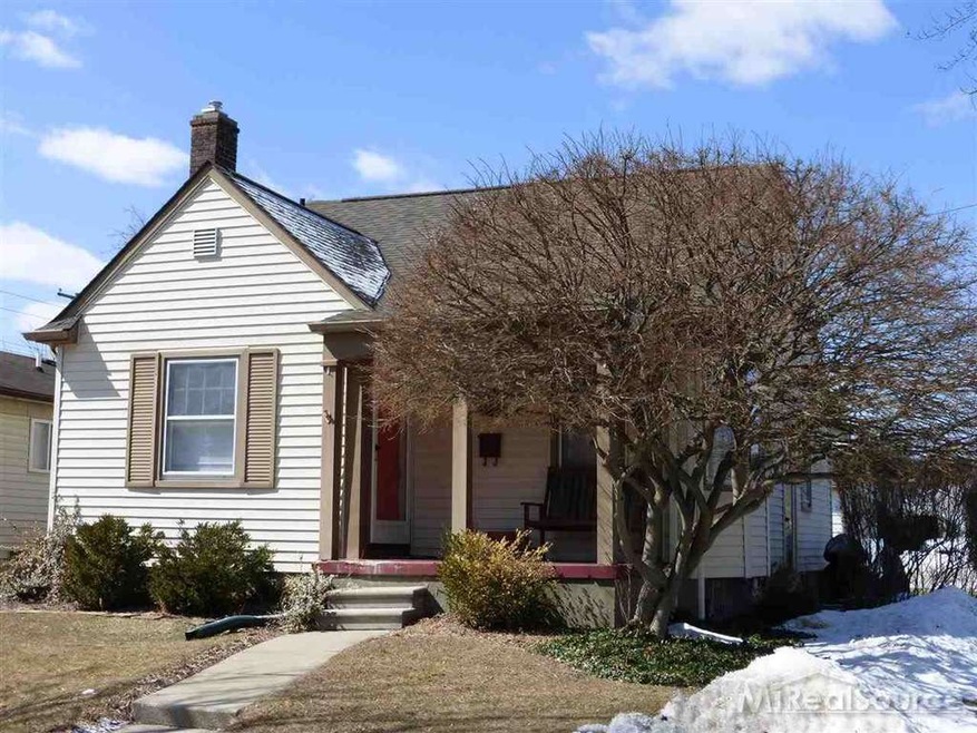 an easy walk to downtown royal oak from this Berkl