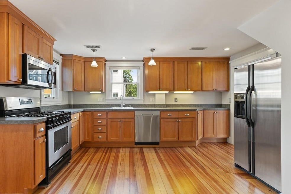 157 1/2 5th St unit B, Cambridge, MA 02141 - photo 1