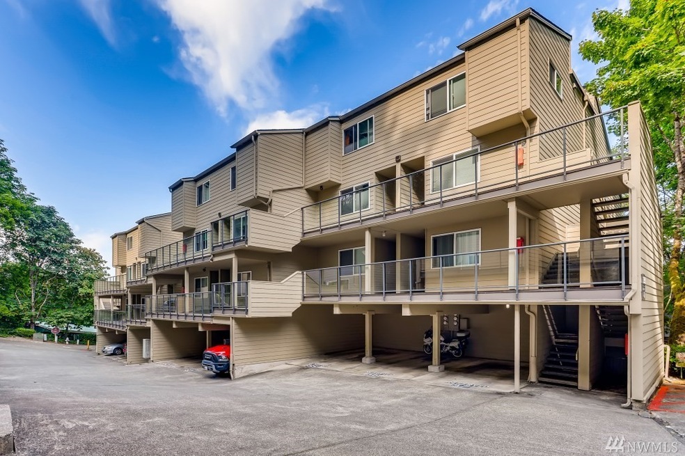 2937 76th Ave SE unit 33D, Mercer Island, WA 98040 - photo 1