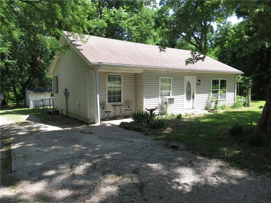 new gutter's, vinyl siding 3.5 acr's -lot's of upd