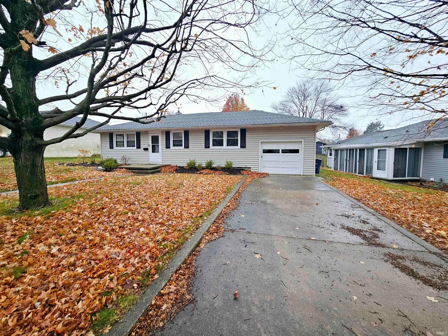 1115 E 32nd St, Marion, IN 46953 - photo 1