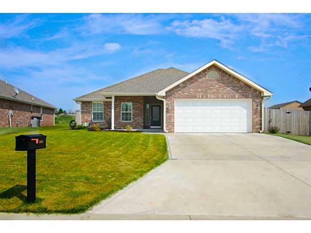 2305 Timbers Blvd, Shawnee, OK 74804 - photo 1