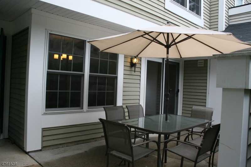 352 Greenbriar Dr 8 unit 8, Union Twp., NJ 07083 - photo 1