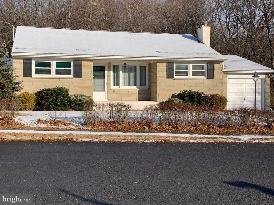 401 W Elm St, Tamaqua, PA 18252 - photo 1