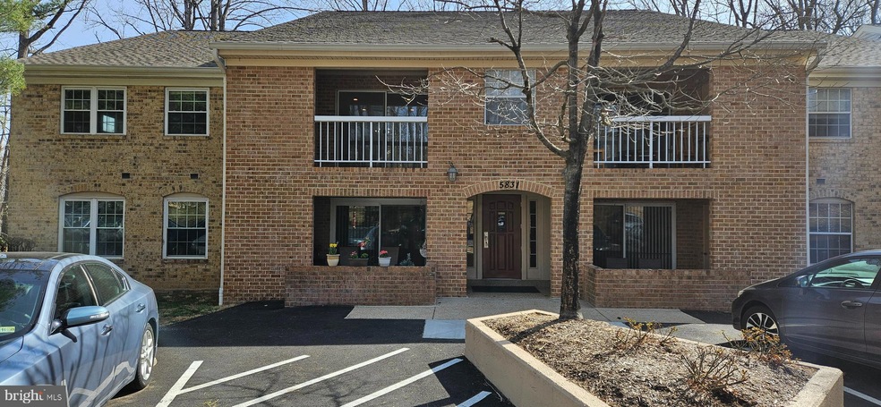 5831 Cove Landing Rd unit 301, Burke, VA 22015 - photo 1