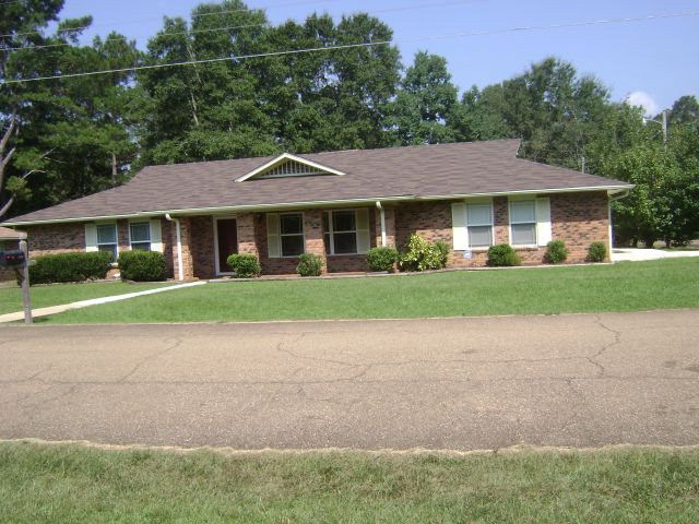 1706 Pope Cir, McComb, MS 39648 - photo 1