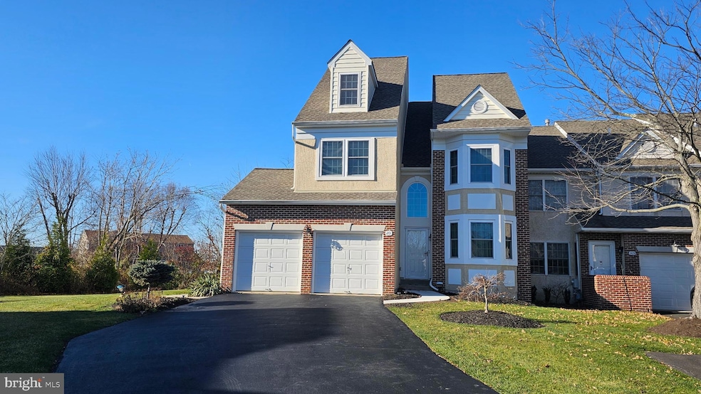 201 Victoria Ct, Maple Glen, PA 19002 - photo 1