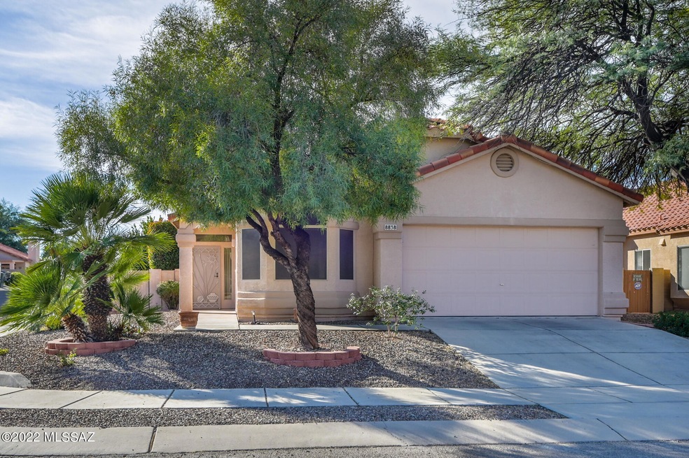 8838 E Laurie Ann Dr