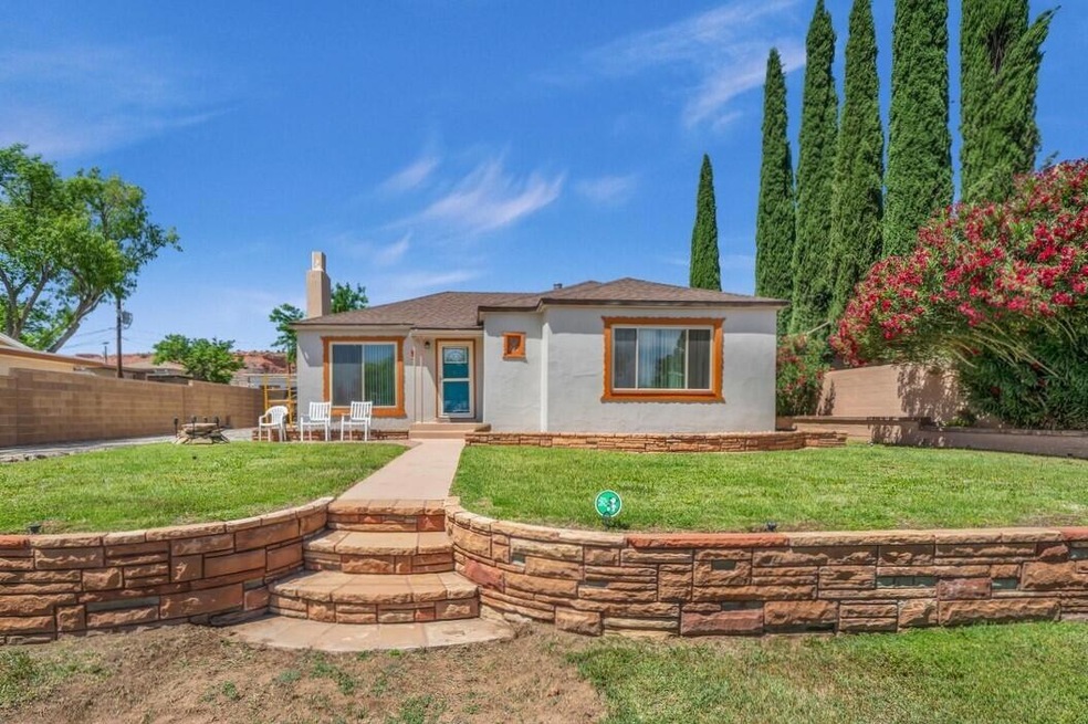 569 E 100 S, Saint George, UT 84770 - photo 1