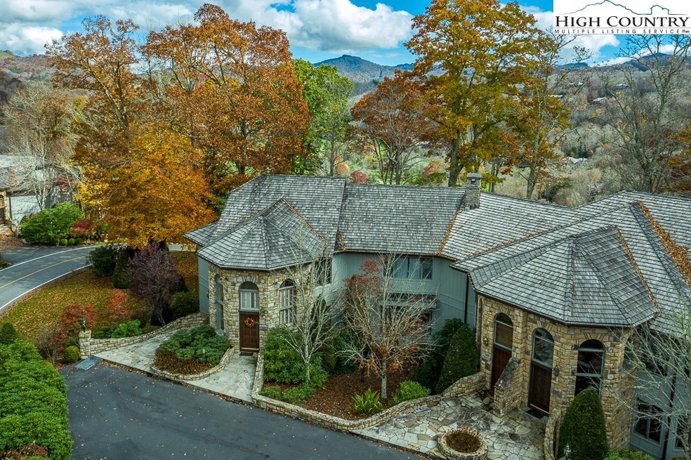 Luxury End Unit Elk Knob Condo