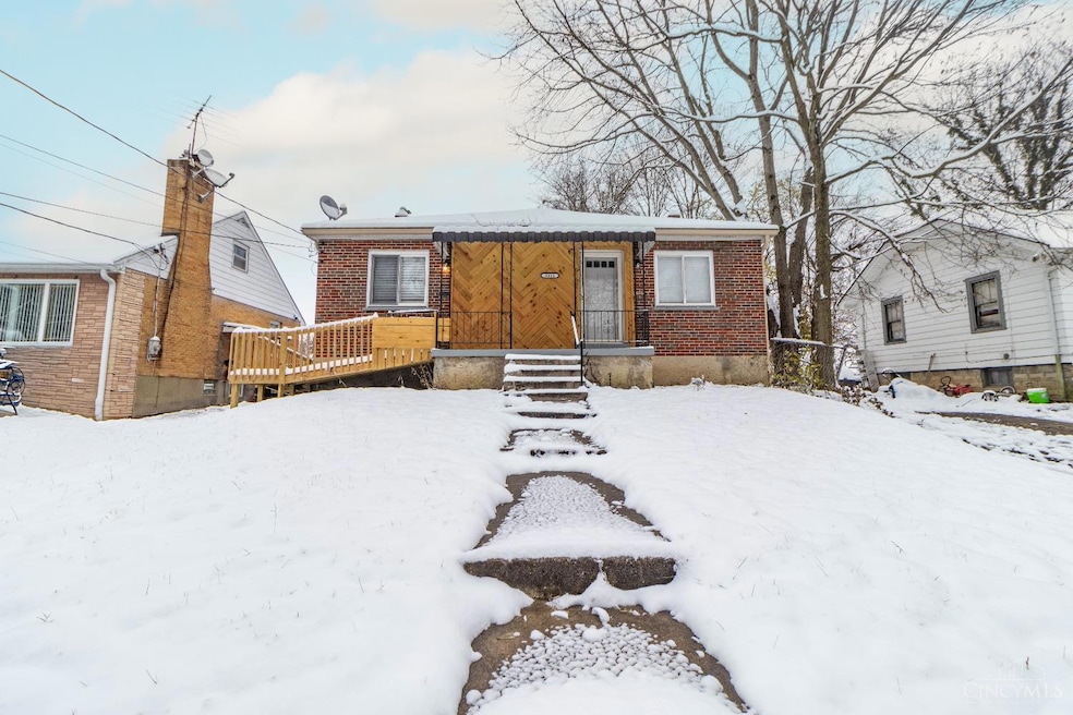 6414 Red Bank Rd, Cincinnati, OH 45213 - photo 1