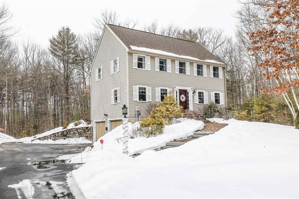 98 Heather Cir, Auburn, NH 03032 - photo 1