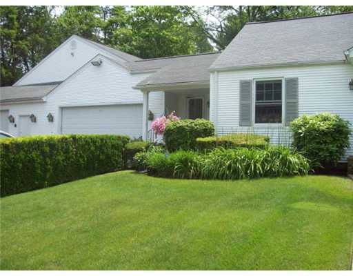 85 Forsynthia Dr, Cranston, RI 02920 - photo 1