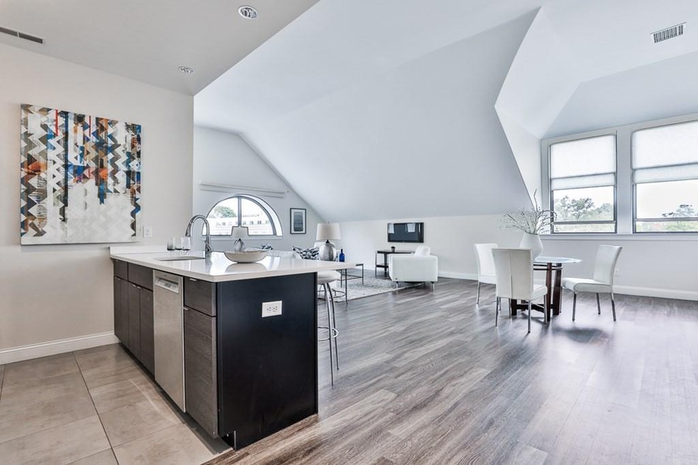 1022 Hancock St unit 301, Quincy, MA 02169 - photo 1