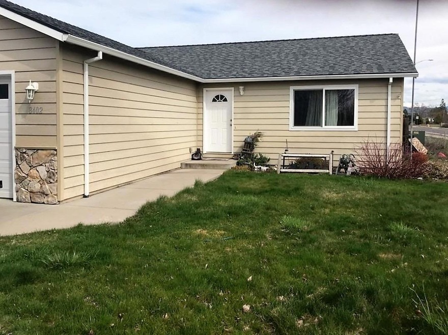 8402 Atlantic Ave, White City, OR 97503 - photo 1
