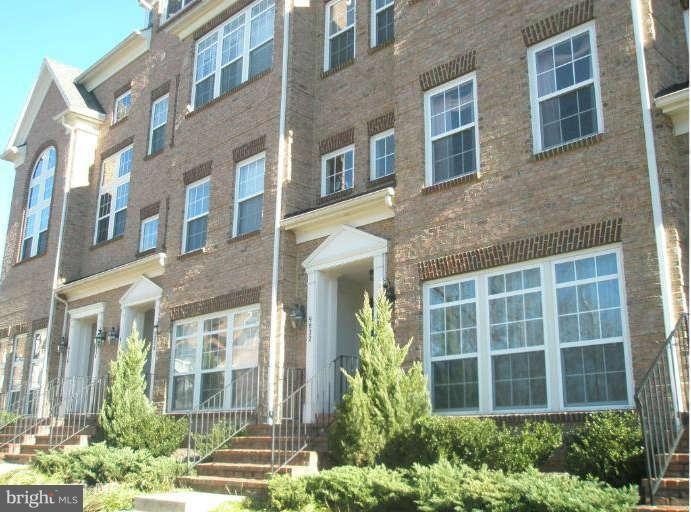 9822 Pickens Place unit 102, Manassas Park, VA 20111 - photo 1