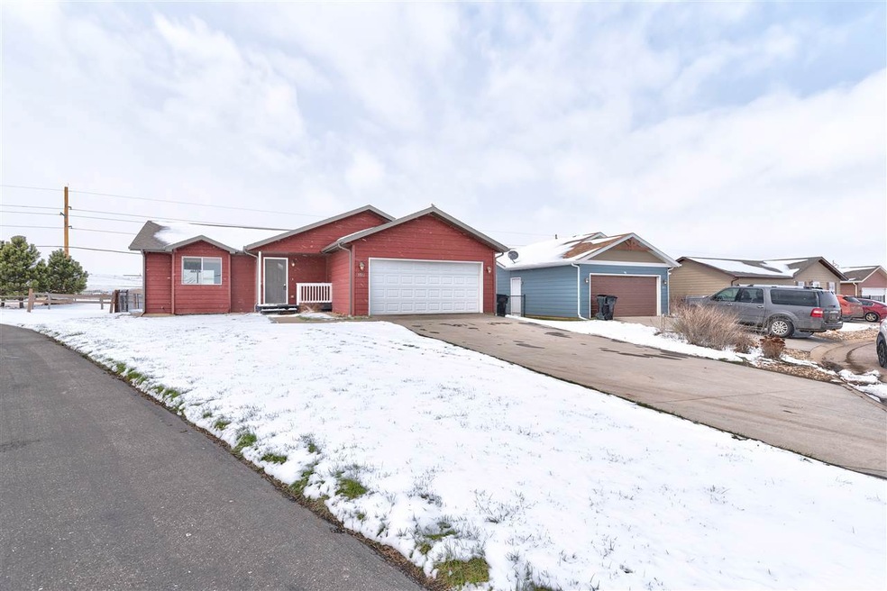 3911 Gallatin Ave, Spearfish, SD 57783 - photo 1