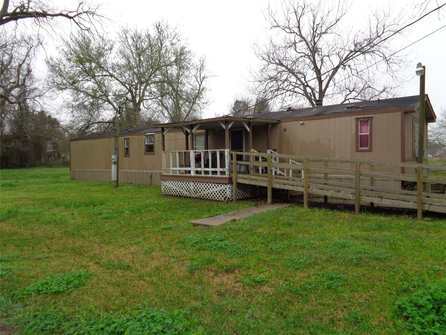 401 Velasco St, Brazoria, TX 77422 - photo 1