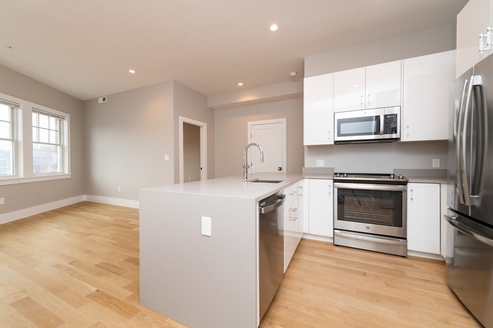 723 Centre St unit 3, Boston, MA 02130 - photo 1