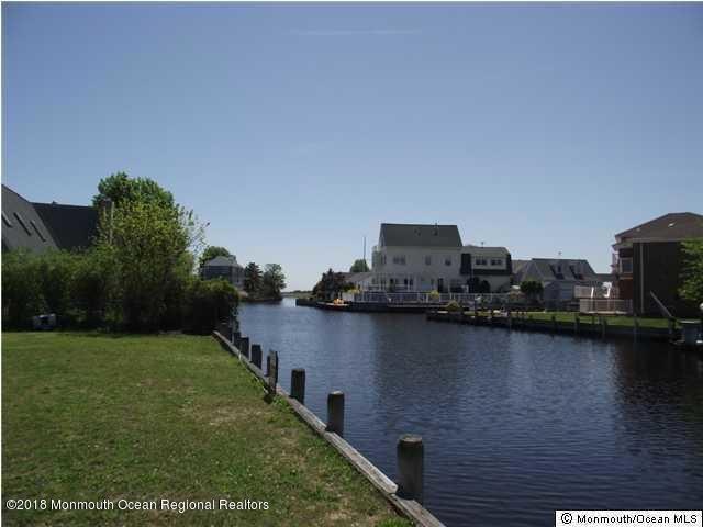 210 Redwood Dr, Berkeley Township, NJ 08721 - photo 1