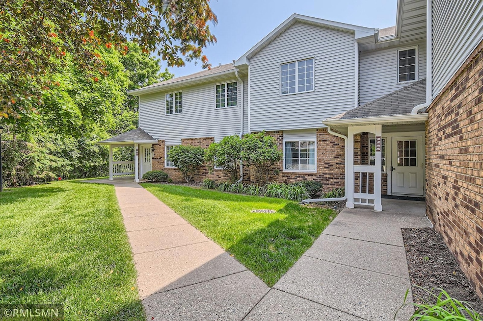 3557 Blue Jay Way unit 102, Eagan, MN 55123 - photo 1