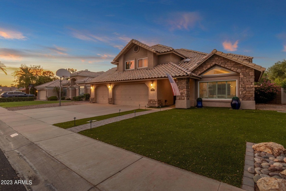 1-web-or-mls-932-e-encinas-ave