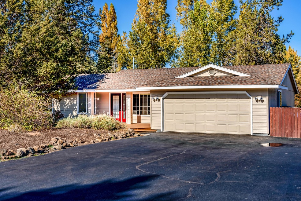 21012 Thomas Dr, Bend, OR 97702 - photo 1