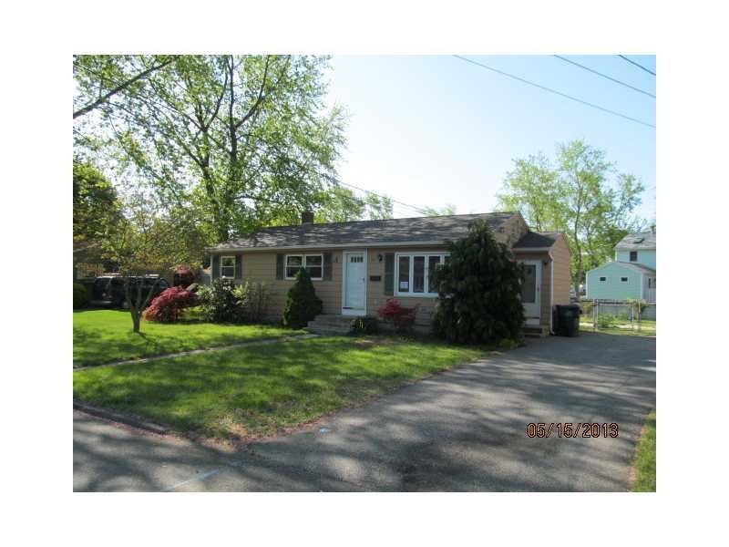 32 Deerfield Dr, Warwick, RI 02886 - photo 1