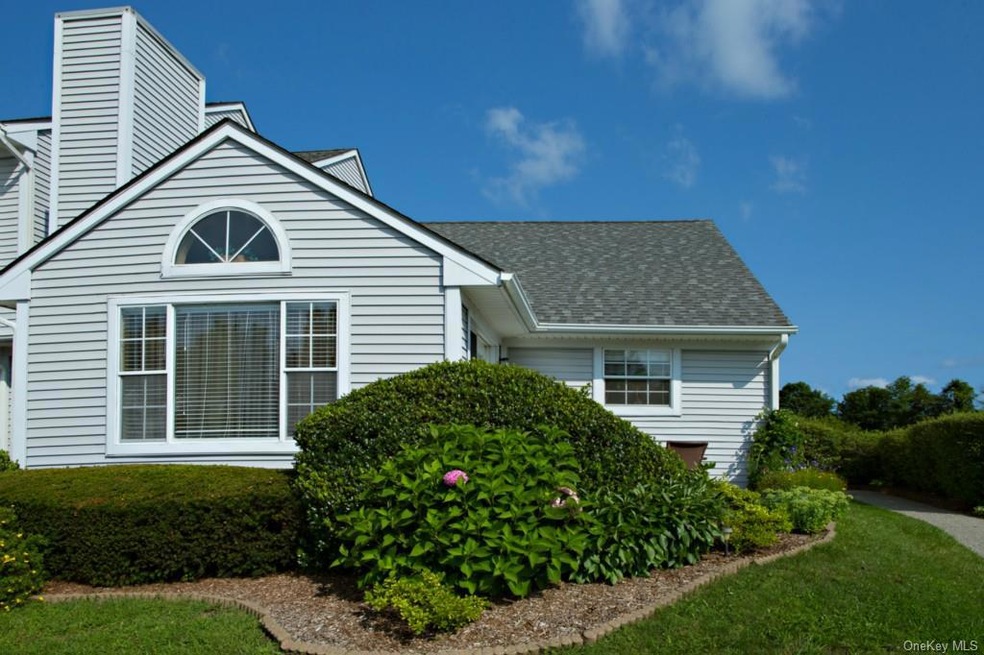 1 Hemlock Cir, Pawling, NY 12564 - photo 1