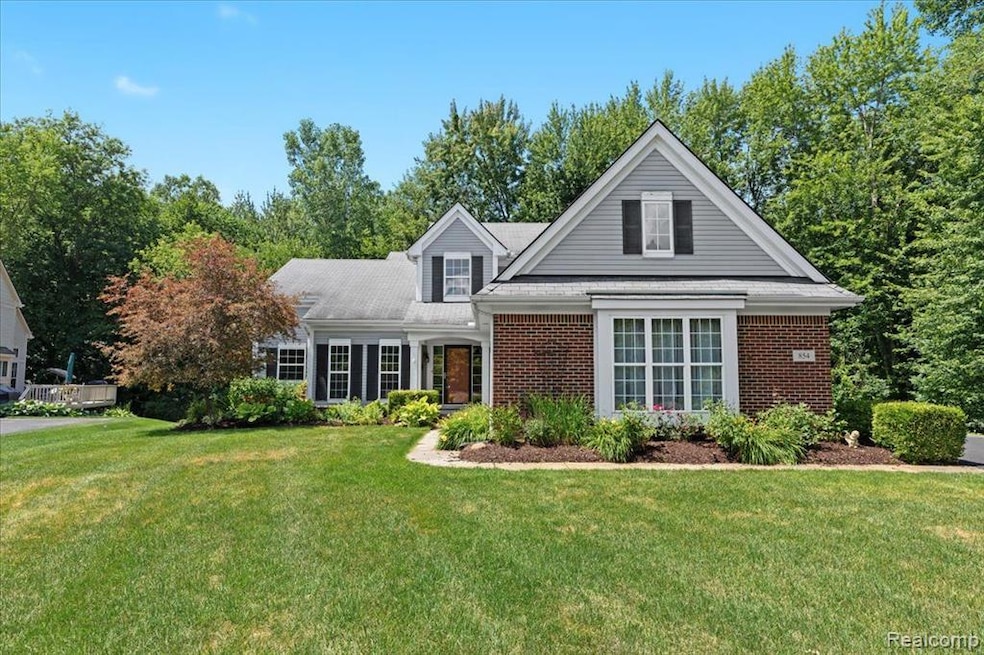 Hartland HOME deep in neighborhood on a cul-de-sac