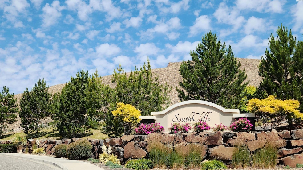 For Sale $260,000 • Co-Listing Agent