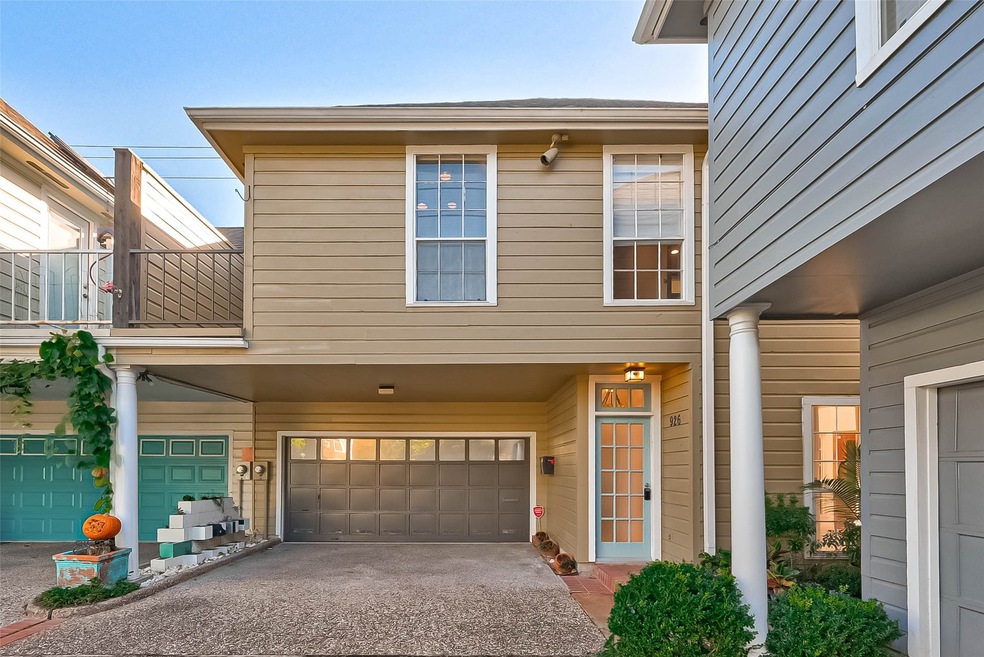 926 Heights Blvd, Houston, TX 77008 - photo 1