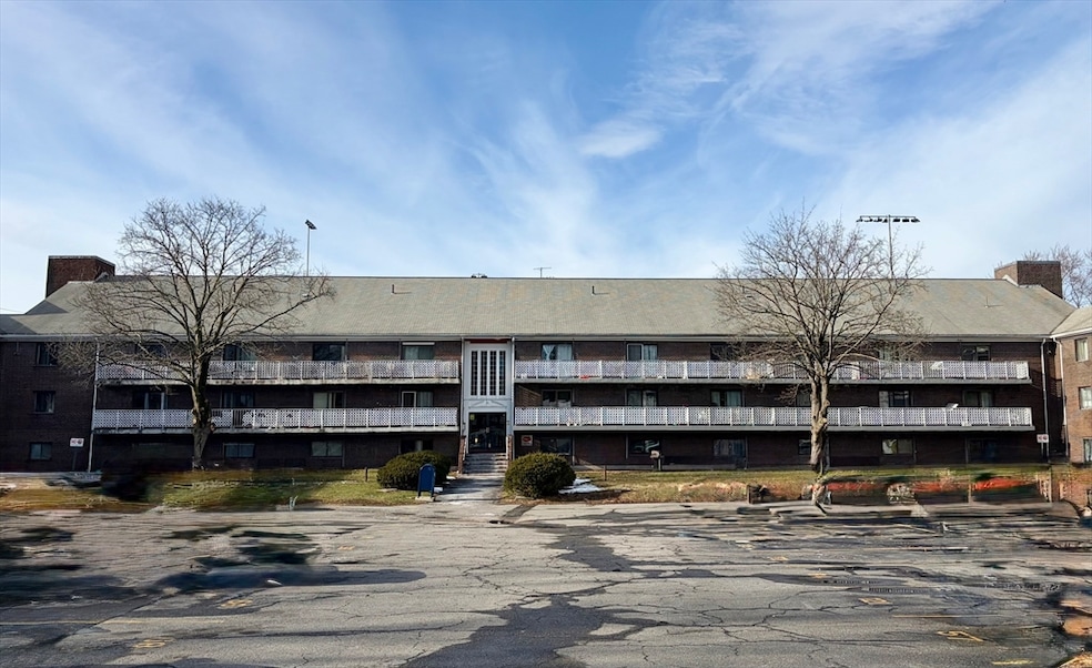 Brookside Condominiums unit 65, Framingham, MA 01702 - photo 1